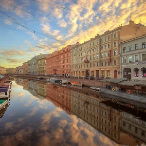 Riversaid Dworzovaya Ploszczagy Locanda